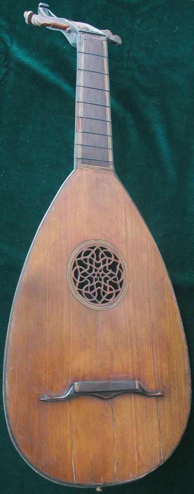 Lute by Johann Christian Hoffmann, front view