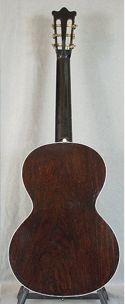 Early Musical Instruments part of the Bruderlin Collection, antique Romantic Guitar, Pratten Style around 1850