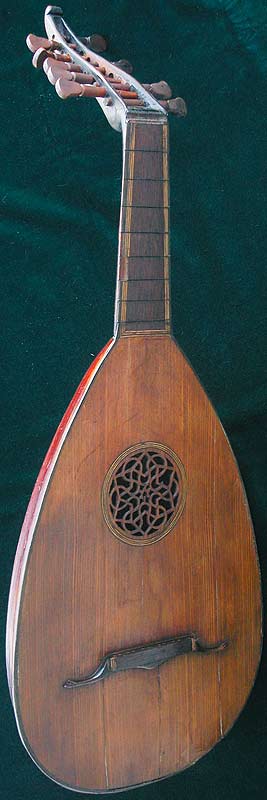 Lute by Johann Christian Hoffmann, front view