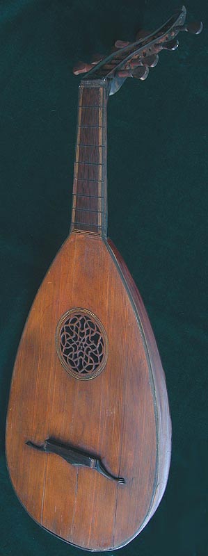 Lute by Johann Christian Hoffmann, front view